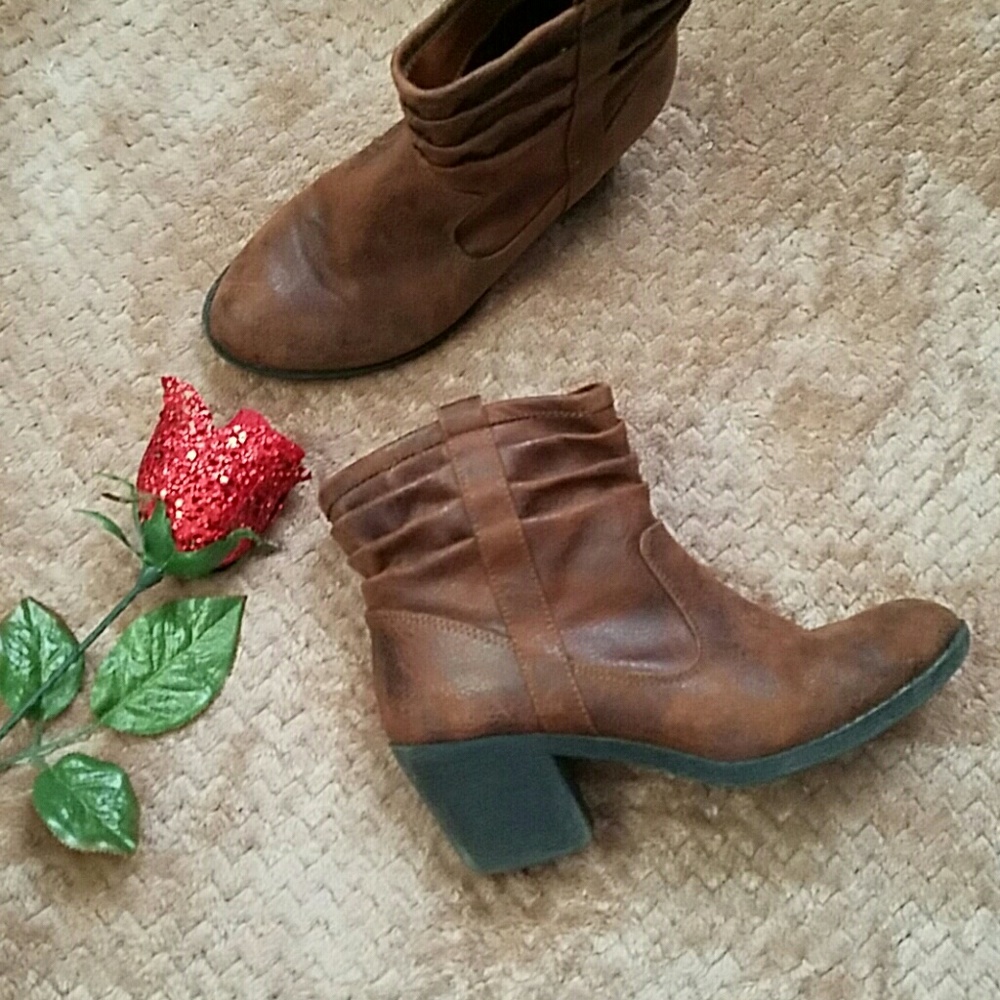 Ankle boots